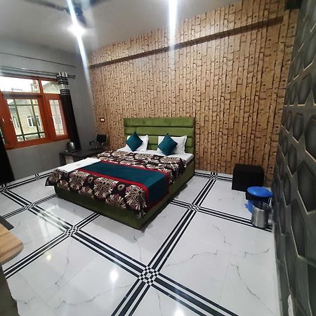 Hotel O Graceland Srīnagar Kültér fotó