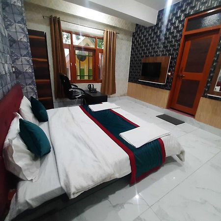 Hotel O Graceland Srīnagar Kültér fotó