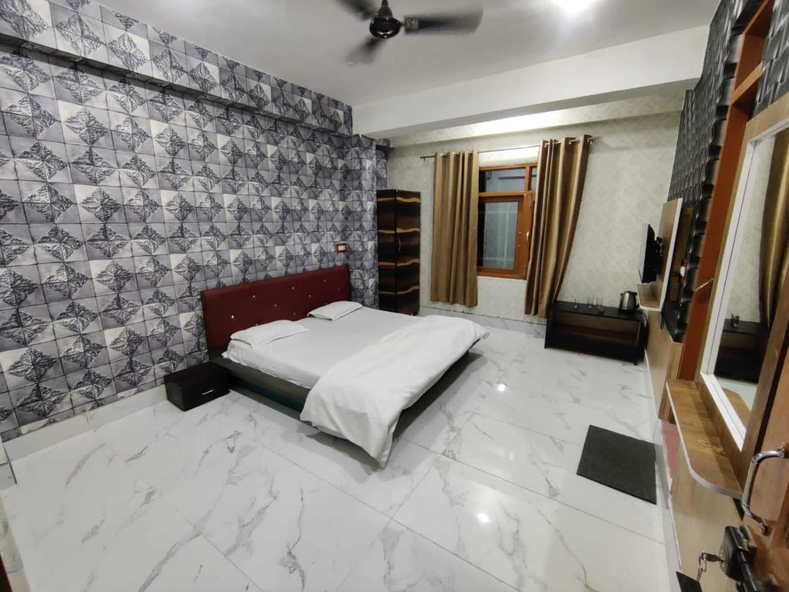 Hotel O Graceland Srīnagar Kültér fotó