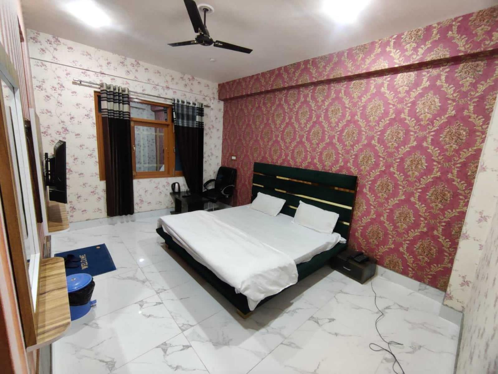 Hotel O Graceland Srīnagar Kültér fotó