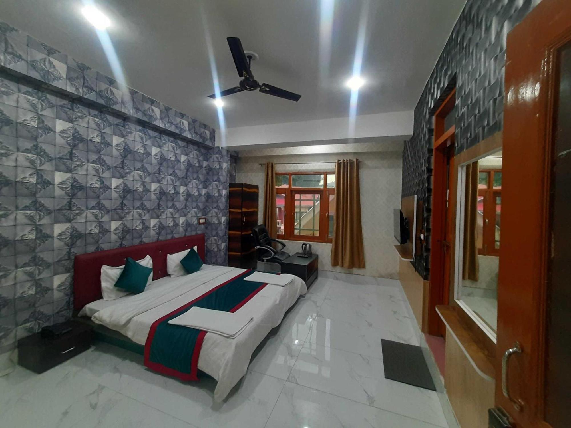 Hotel O Graceland Srīnagar Kültér fotó