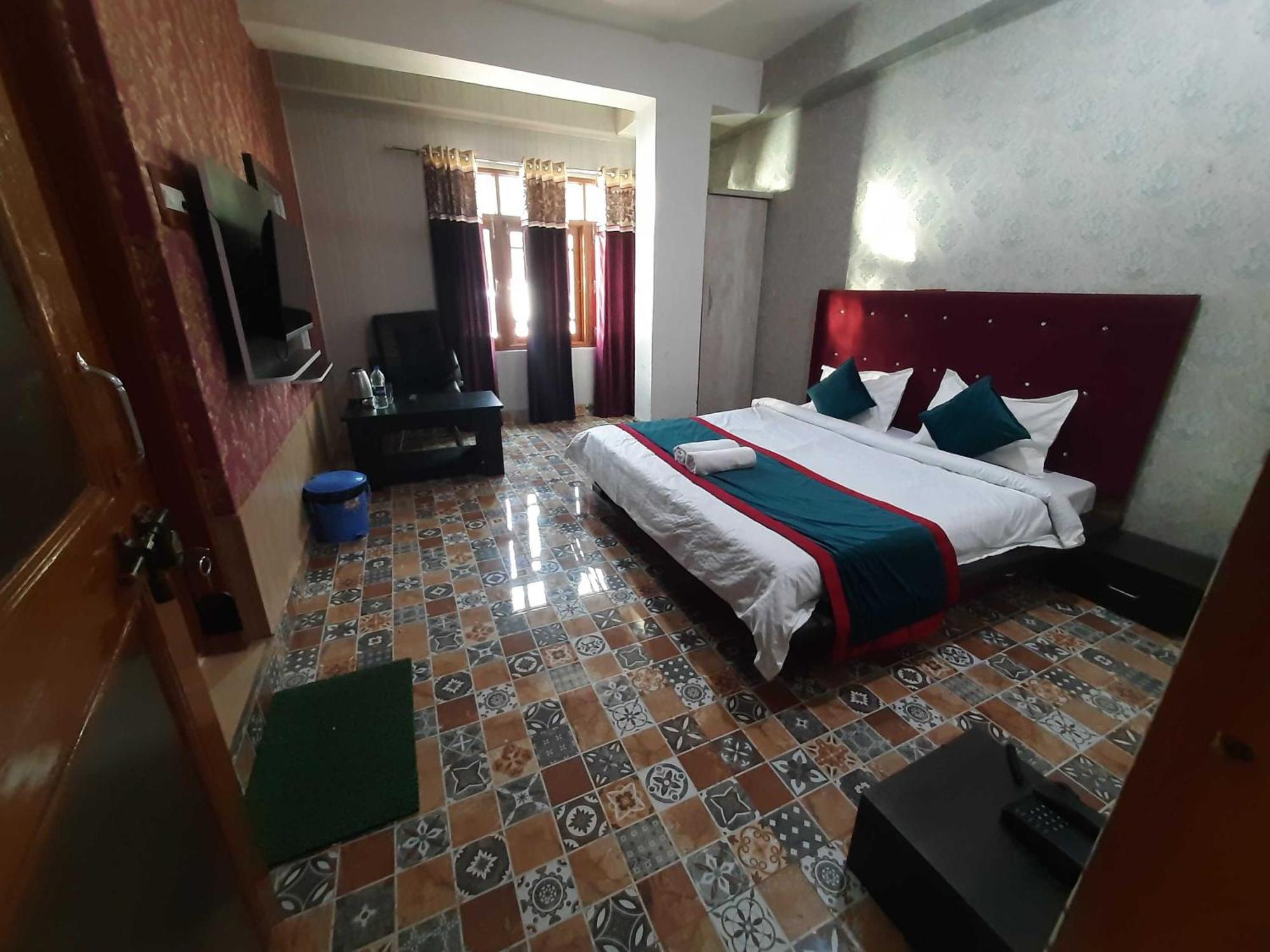 Hotel O Graceland Srīnagar Kültér fotó